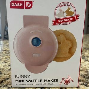 Unopened Dash Waffle Iron